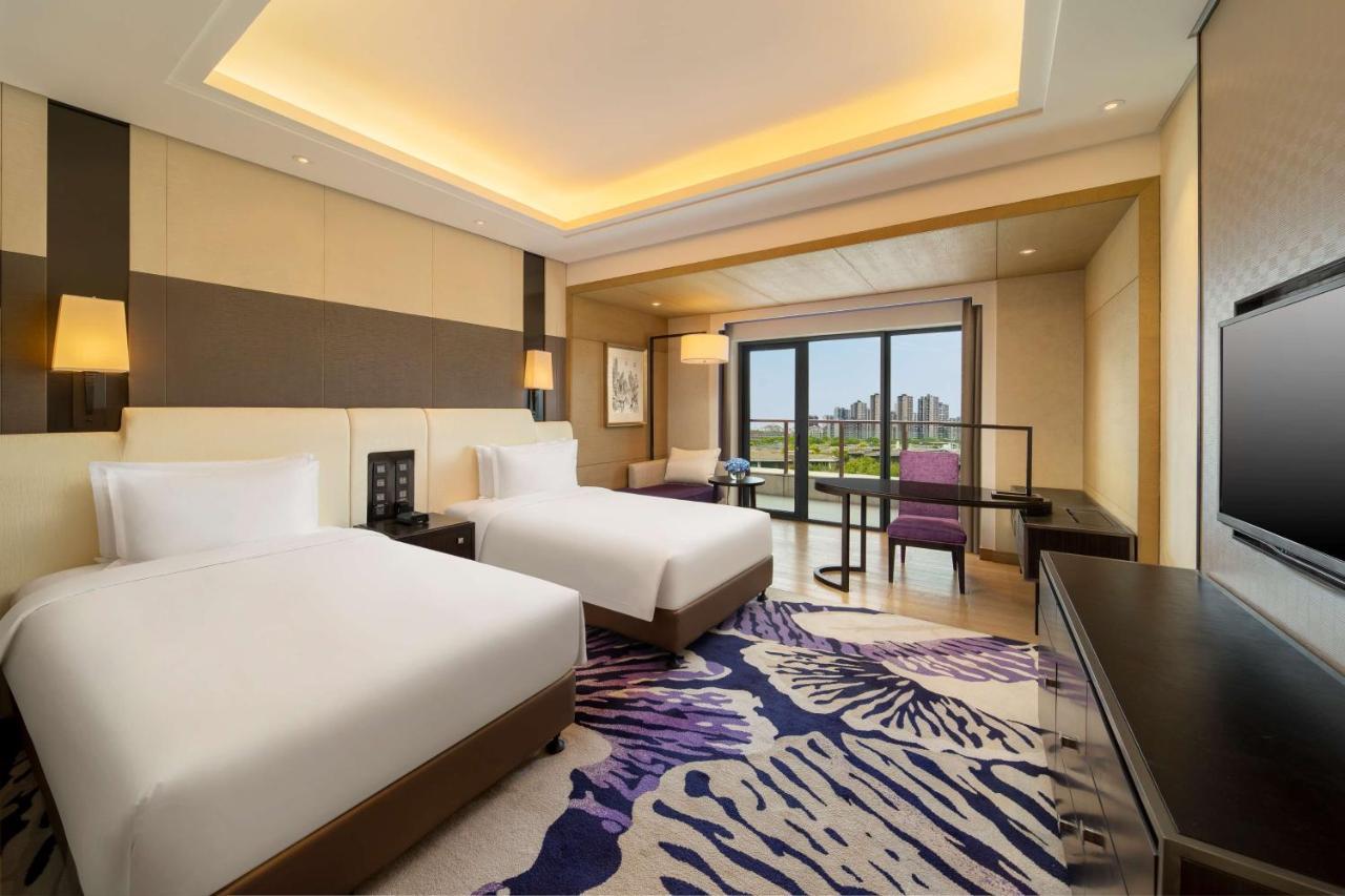 Radisson Blu Hotel Wuhan Etd Zone Exteriör bild
