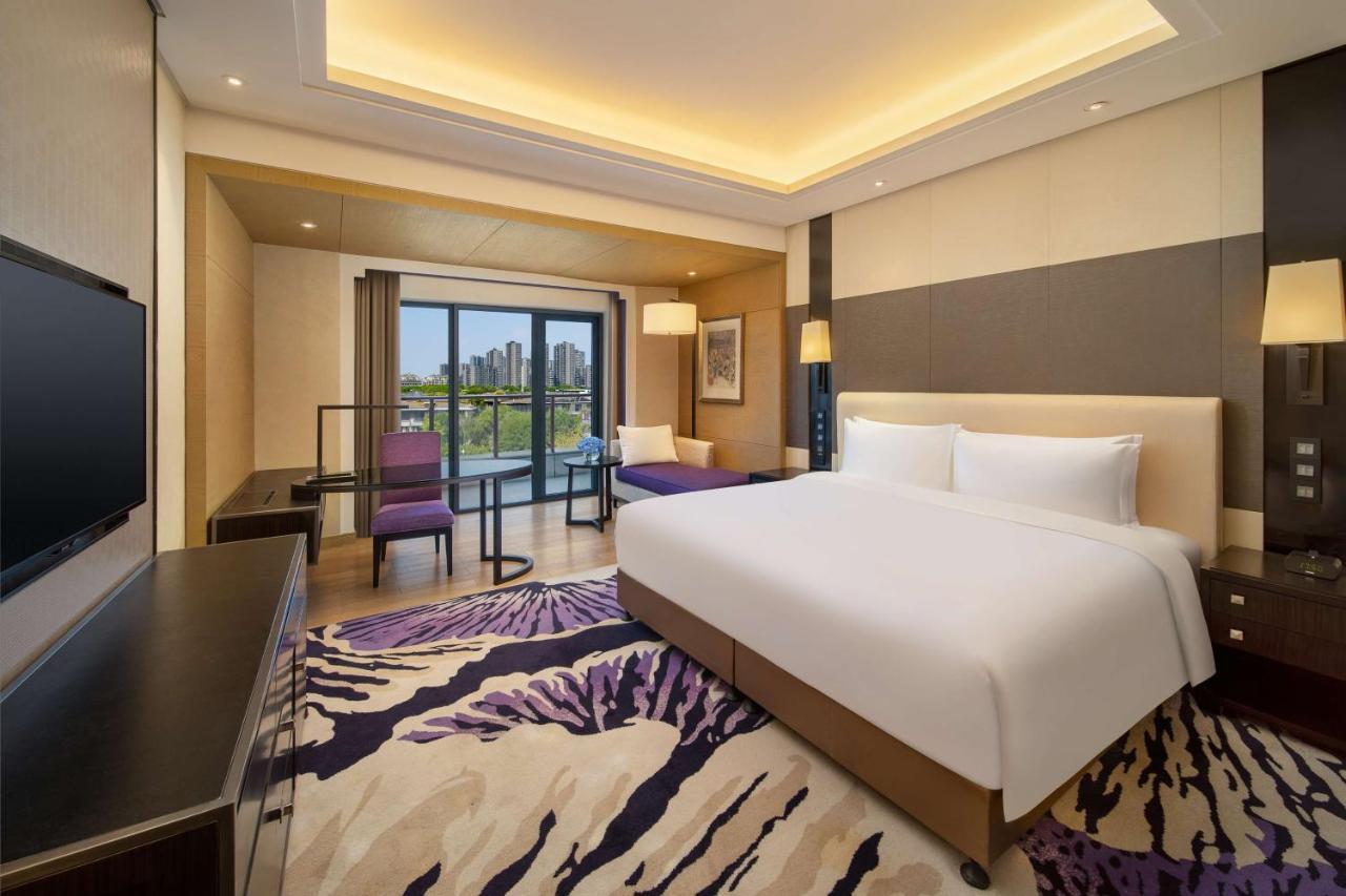 Radisson Blu Hotel Wuhan Etd Zone Exteriör bild