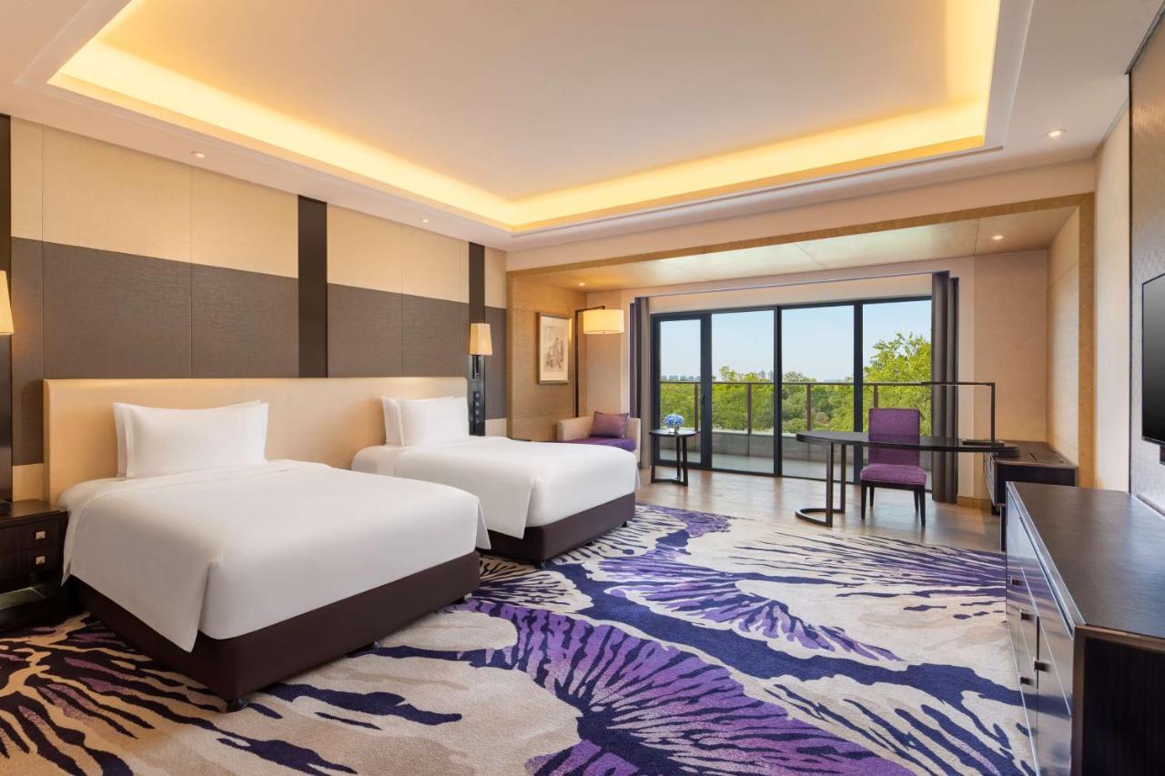 Radisson Blu Hotel Wuhan Etd Zone Exteriör bild