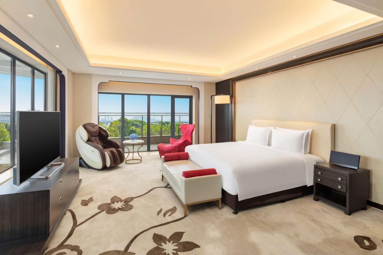 Radisson Blu Hotel Wuhan Etd Zone Exteriör bild