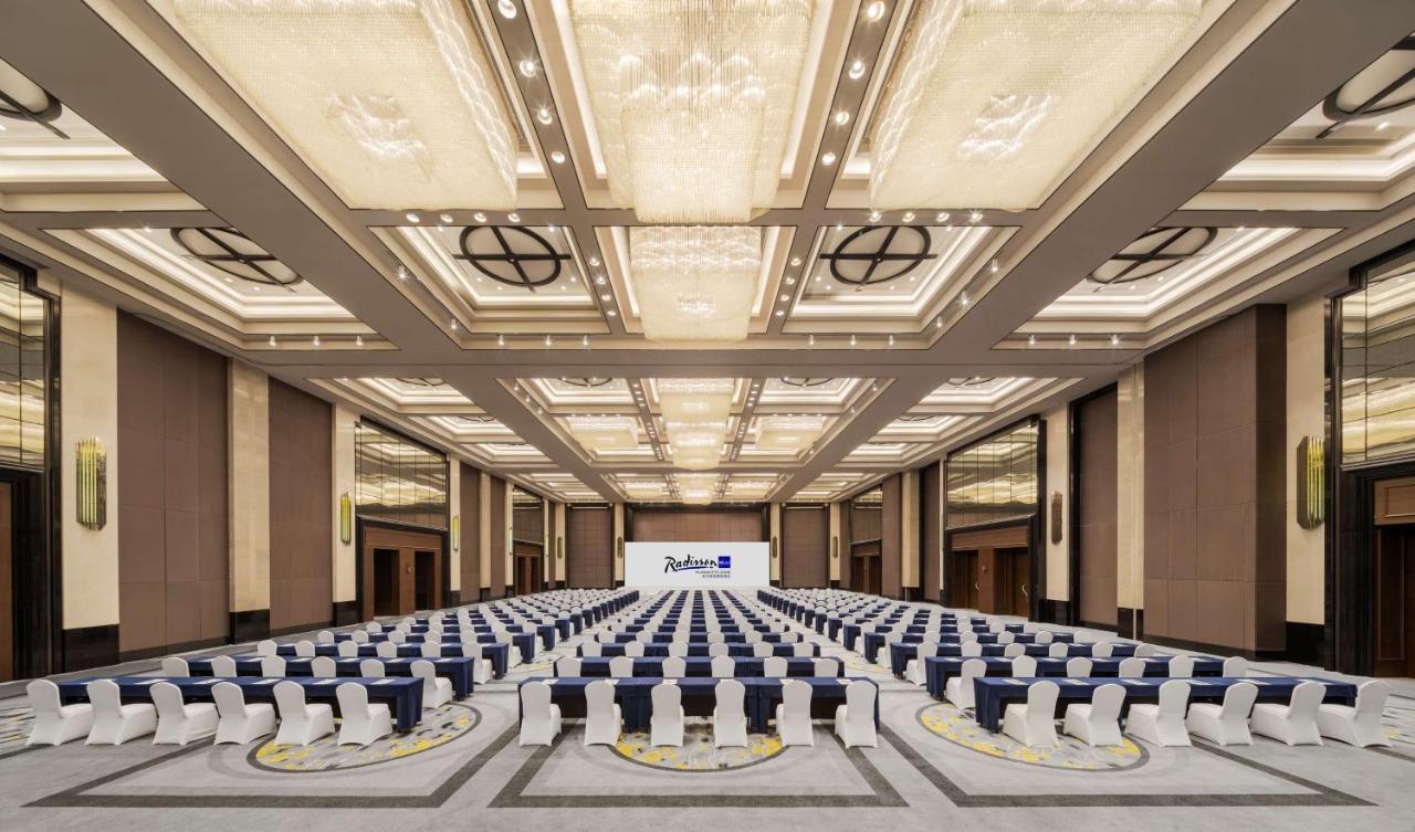 Radisson Blu Hotel Wuhan Etd Zone Exteriör bild