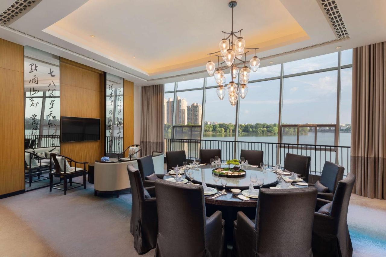 Radisson Blu Hotel Wuhan Etd Zone Exteriör bild