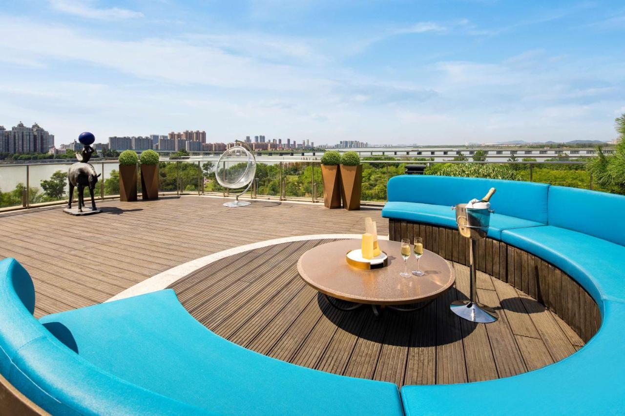 Radisson Blu Hotel Wuhan Etd Zone Exteriör bild